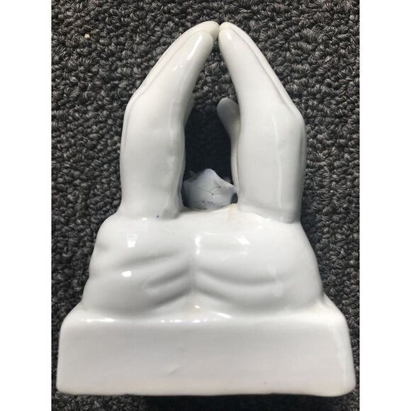 VINTAGE WHITE PORCELAIN RELIGIOUS PRAYING HANDS - Picture 4 of 6